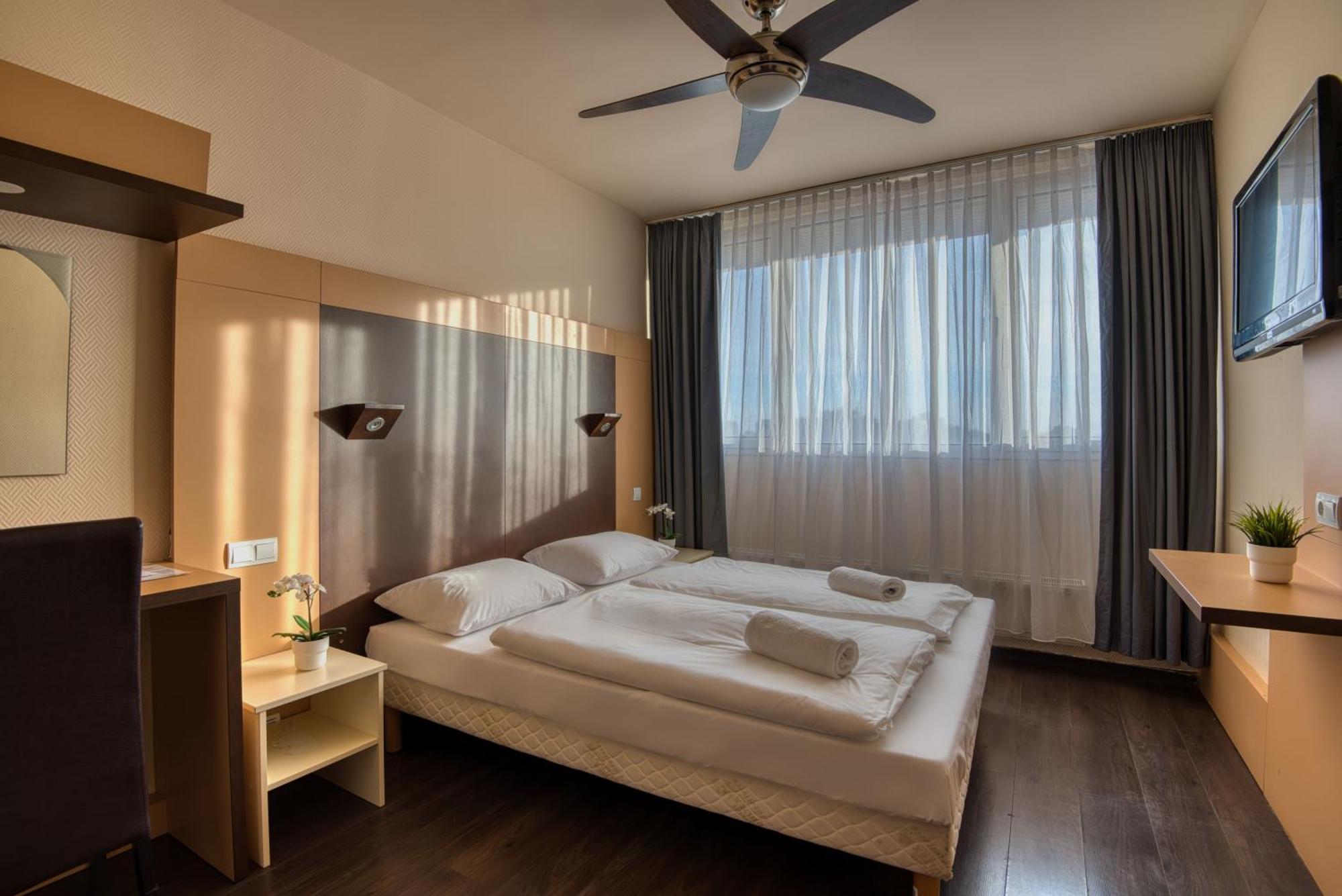City Budget Hotel Budapest Esterno foto