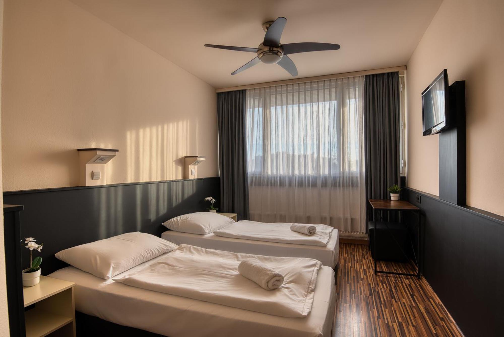 City Budget Hotel Budapest Esterno foto
